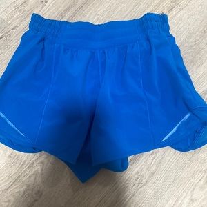 Poolside Hotty hots size 4, 4 inch lululemon